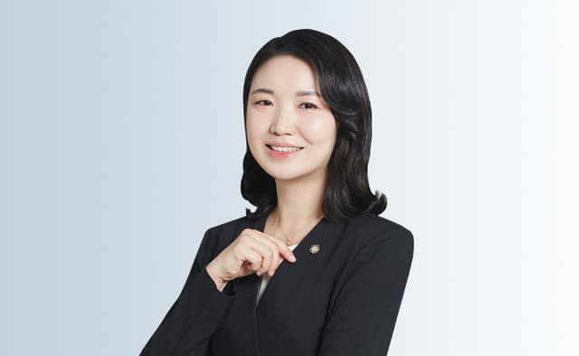 [법률 칼럼] 음란물 유포 피해자의 권리 구제, 가해자 처벌부터 법적 대응은?